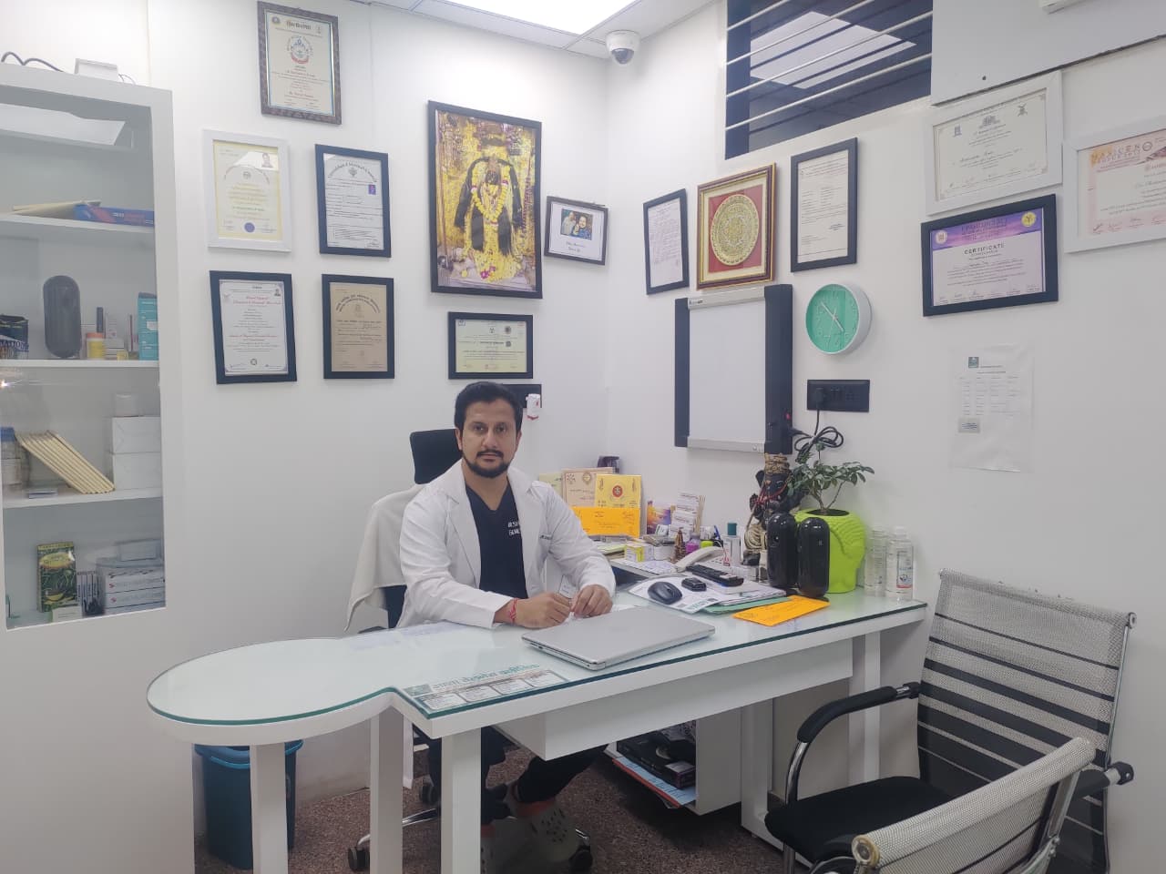 Dr. Shailendra Tiwari